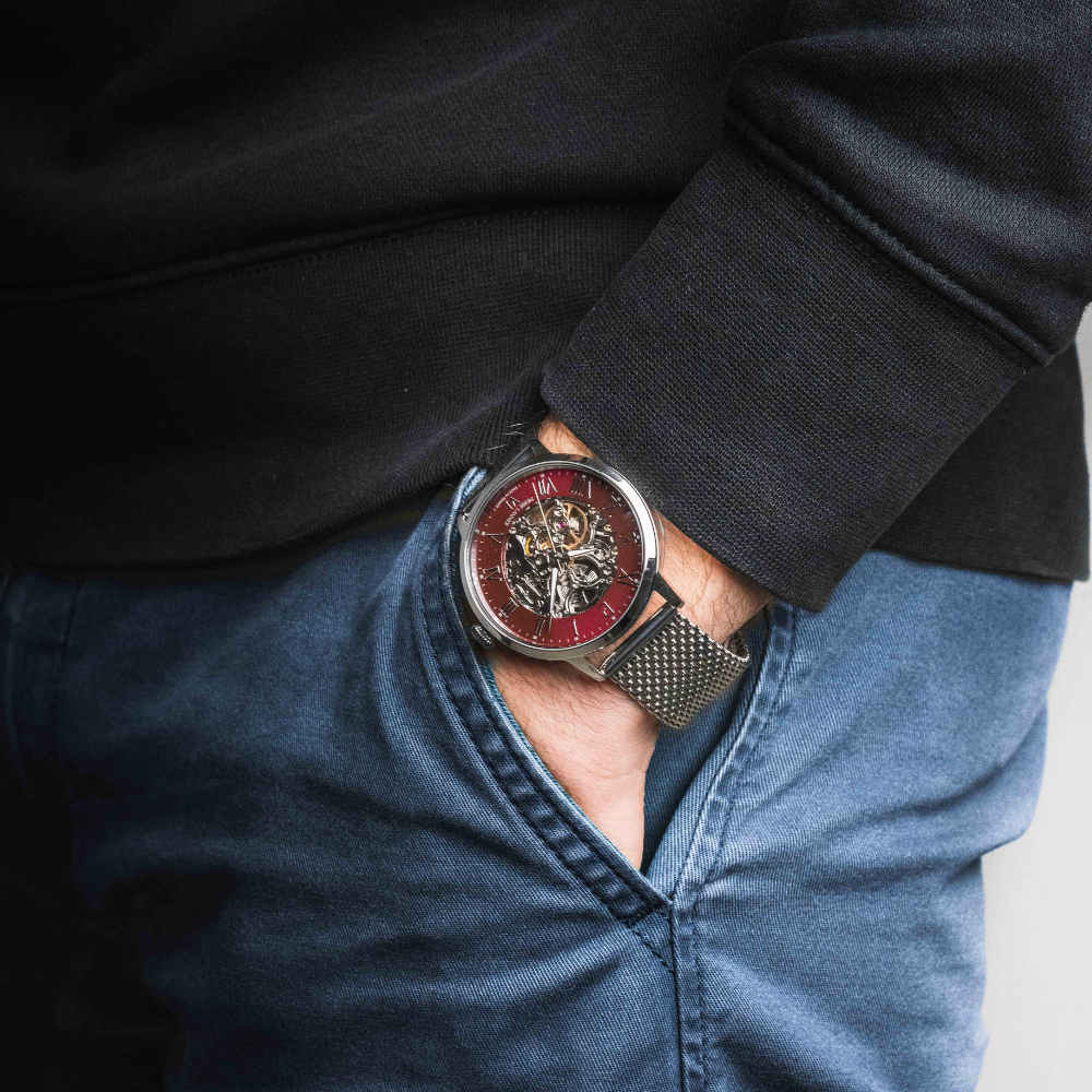 MONTREAUTOMATIQUEARGENTEROUGE323D151PORTEE