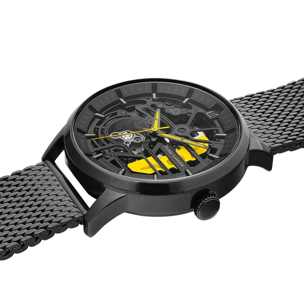 MONTREPADDOCKNOIRJAUNE338A449GROSPLAN